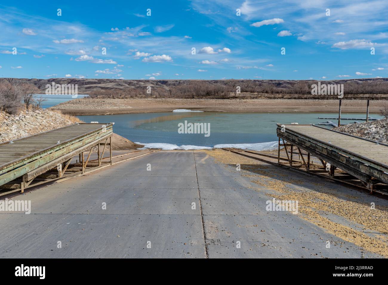 Scongelamento primaverile al lancio della barca del Saskatchewan Landing Provincial Park Foto Stock