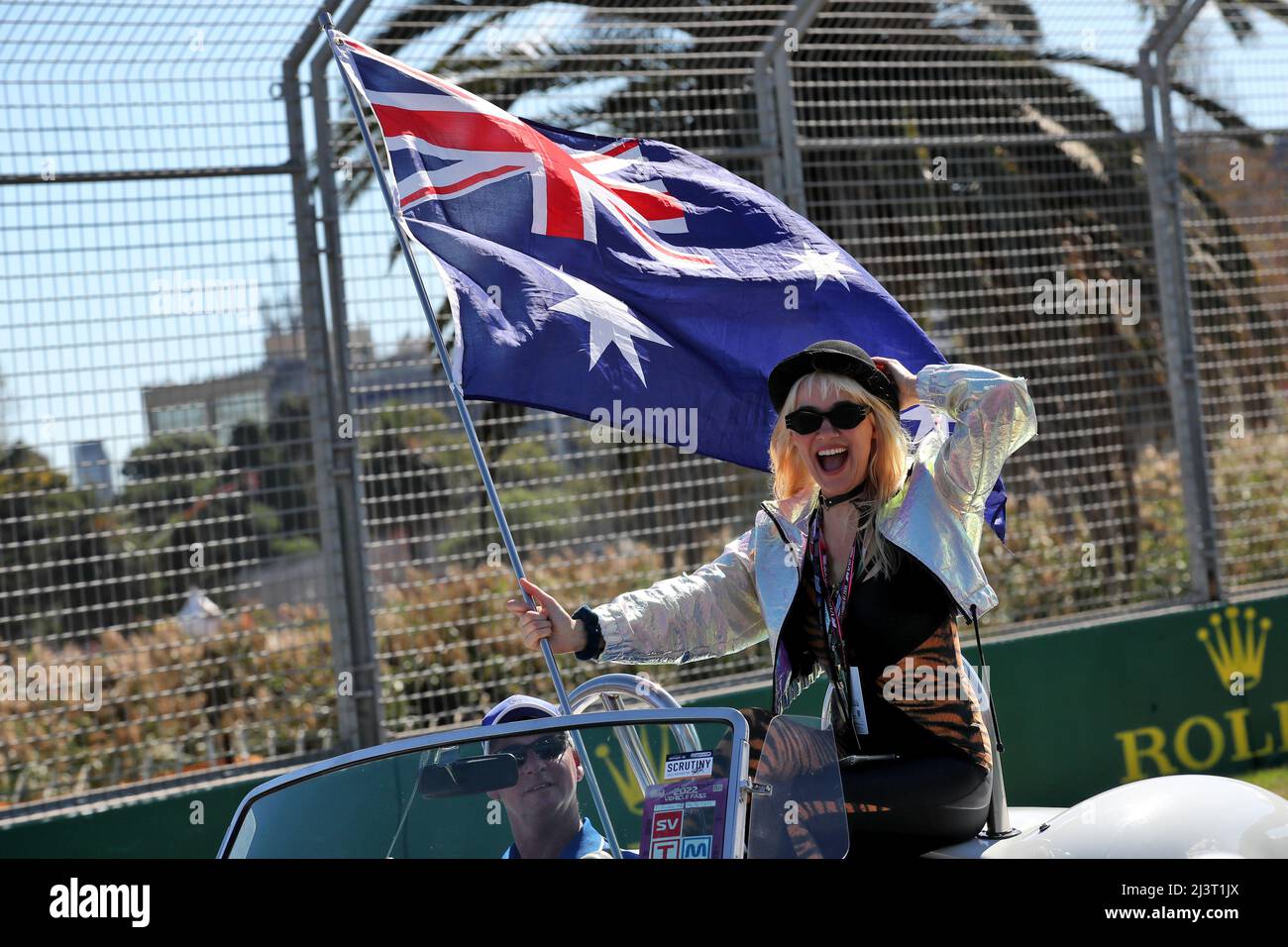 Olivia Nervo (AUS) NERVO DJ sulla sfilata dei piloti. Gran Premio d'Australia, domenica 10th aprile 2022. Albert Park, Melbourne, Australia. Foto Stock