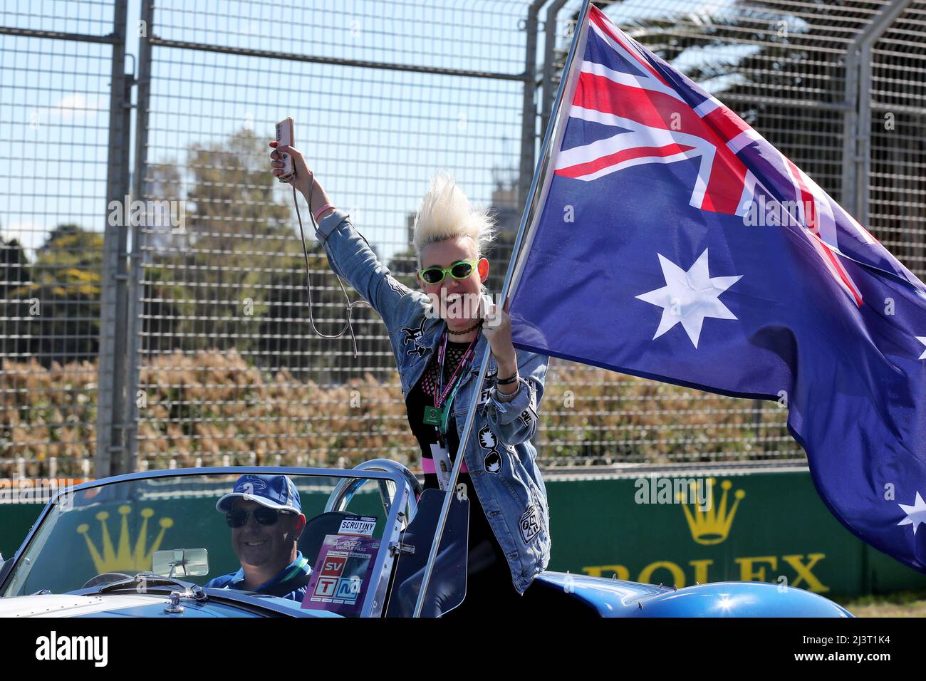 Miriam Nervo (AUS) NERVO DJ sulla sfilata dei piloti. Gran Premio d'Australia, domenica 10th aprile 2022. Albert Park, Melbourne, Australia. Foto Stock