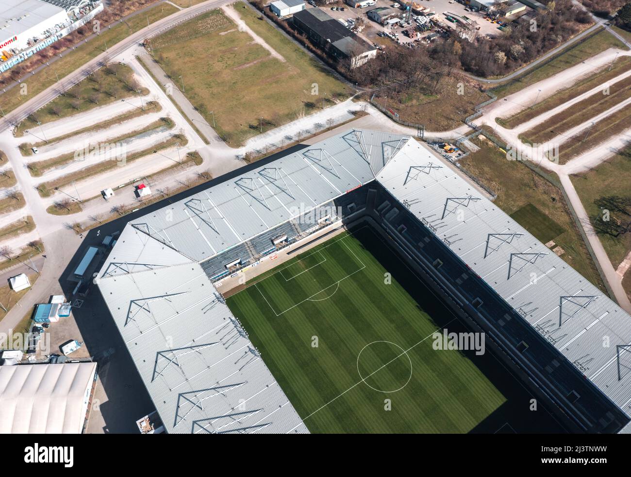 Magdeburg, Germania - Marzo 2022: Vista aerea sulla MDCC-Arena, stadio sede del 1. FC Magdeburg Foto Stock