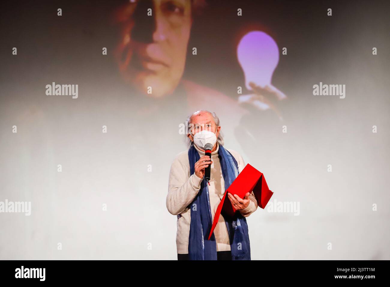 BUSTO Arsizio, Italia. 09th Apr 2022. Vittorio Storaro, direttore italiano della fotografia, vincitore di tre Oscar. Durante la cerimonia di premiazione Busto Arsizio Film Festival 2022 (Baff), News in Busto Arsizio, Italy, April 09 2022 Credit: Independent Photo Agency/Alamy Live News Foto Stock