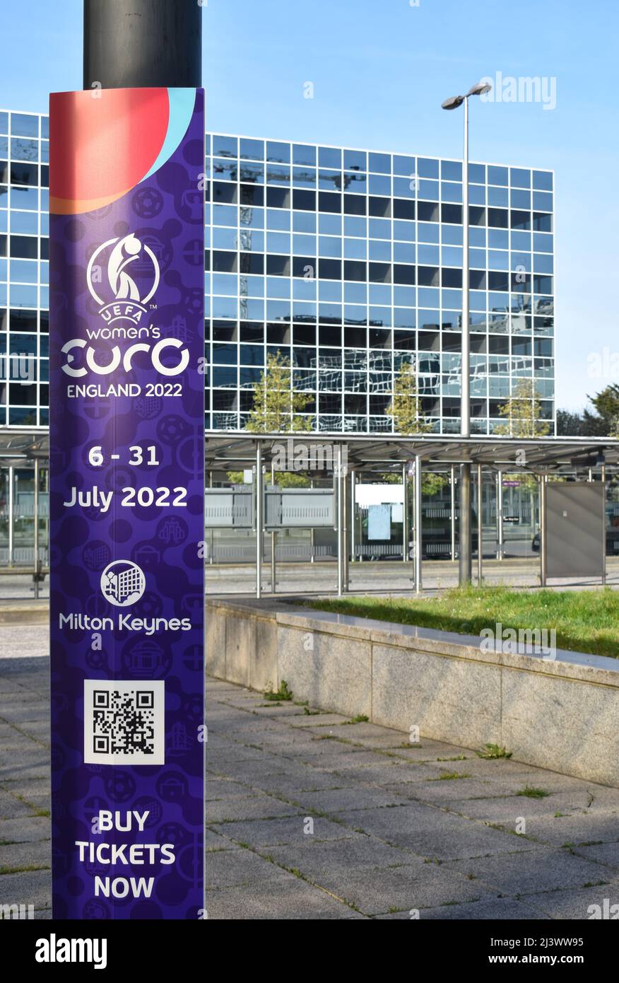 Annuncio per la UEFA Women's Euro England 2022 a Station Square, Milton Keynes. Foto Stock