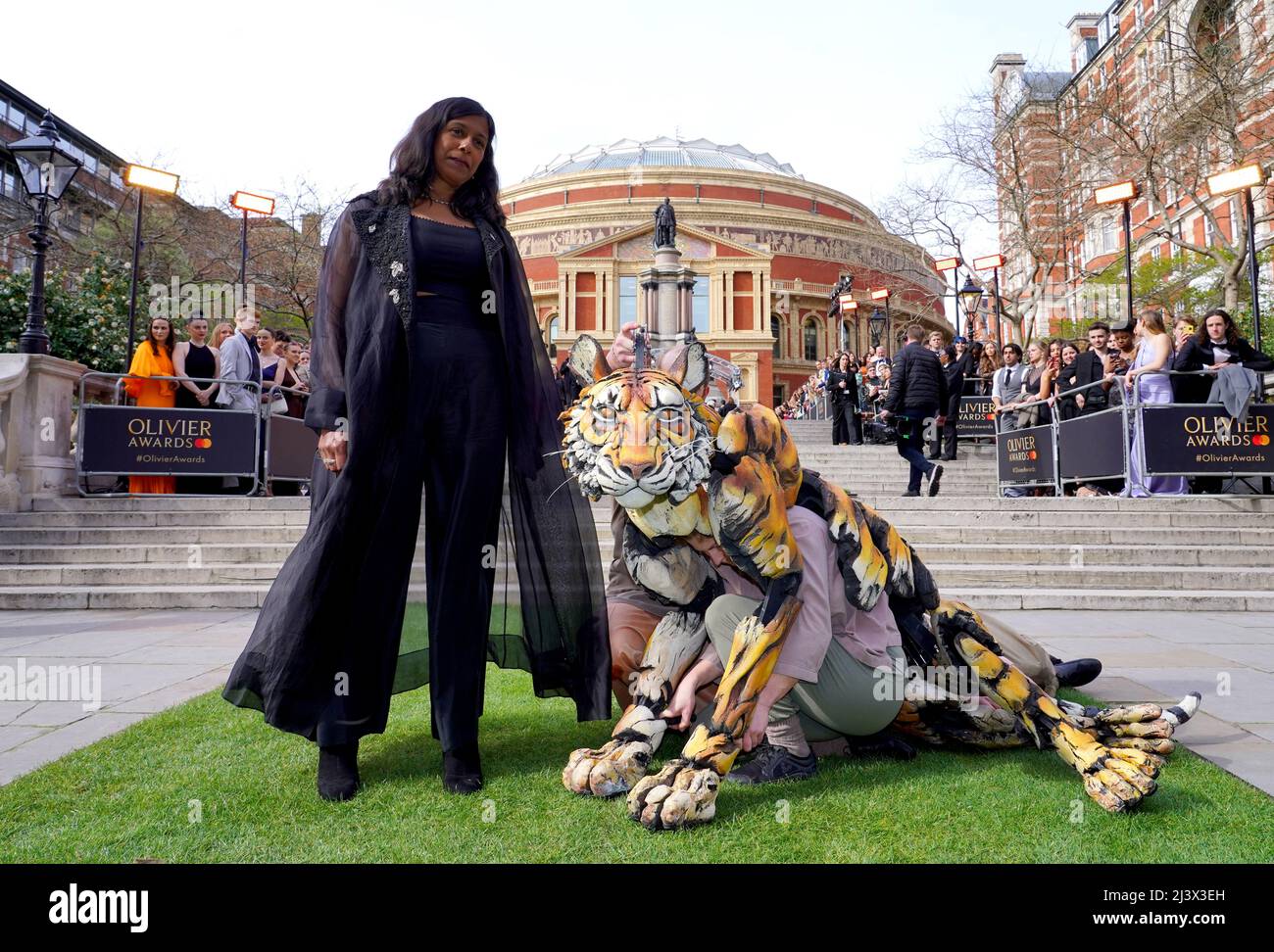 Lolita Chakrabarti partecipa ai Laurence Olivier Awards alla Royal Albert Hall di Londra. Data foto: Domenica 10 aprile 2022. Foto Stock