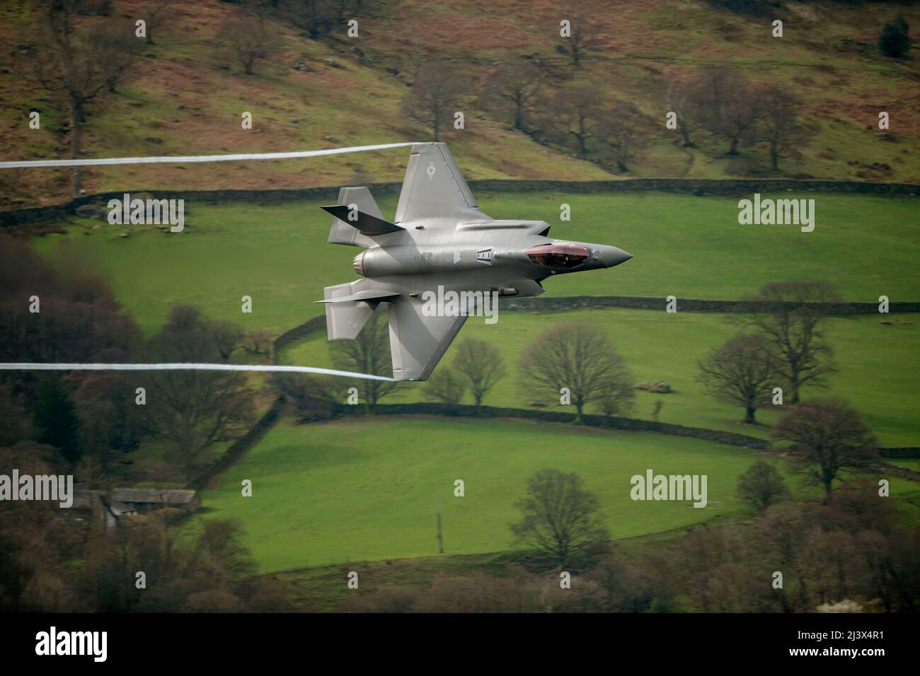 USAF F-35A Lightning II 'Loki' volo da RAF Lakenheath 495th Squadrone di Valkyries che opera a basso livello nel Lake District Foto Stock