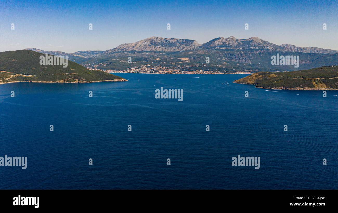 Vista aerea dell'ingresso di Boka Kotorska, Boka Kotorska, Croazia e Montenegro Foto Stock