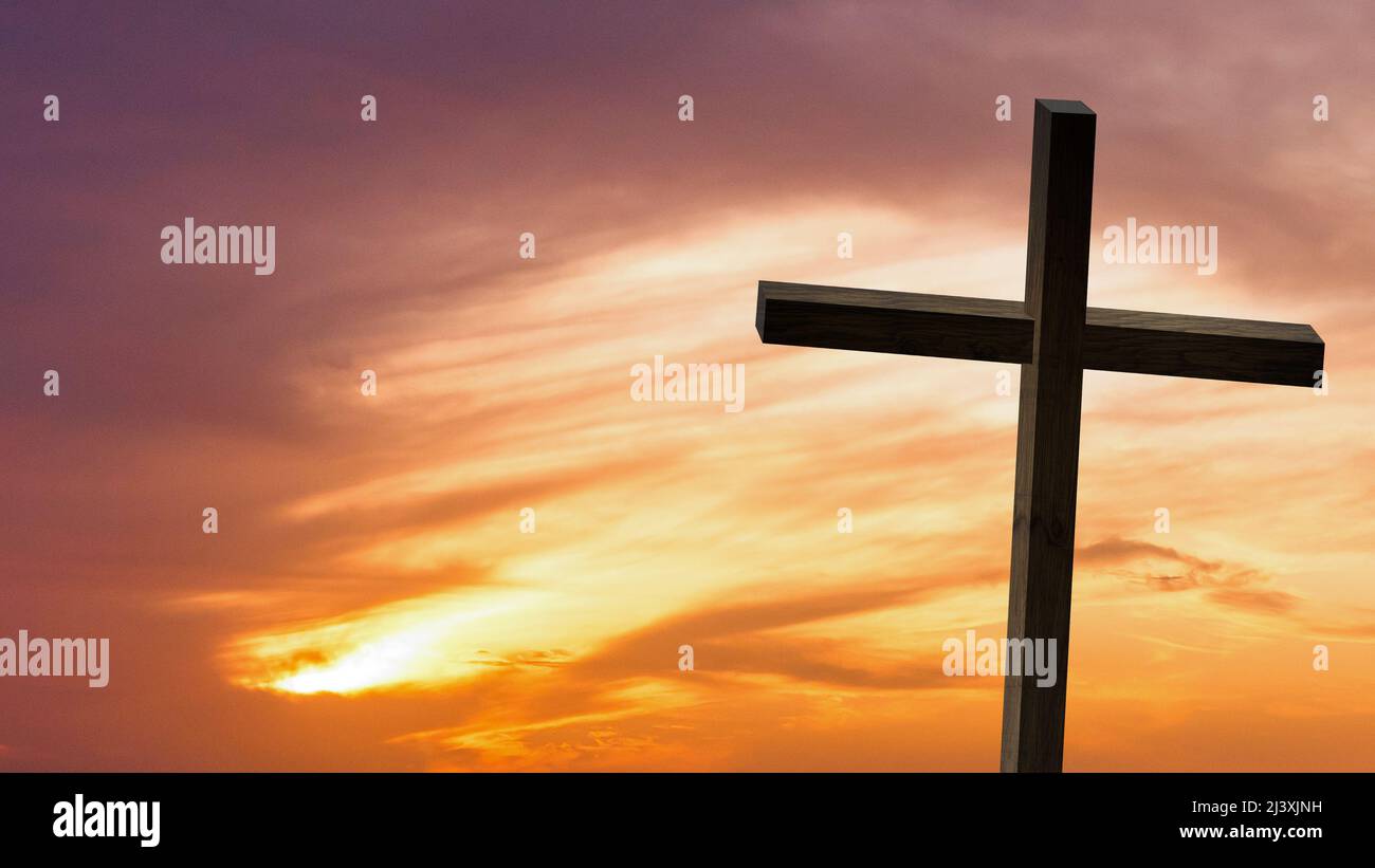 Gesù Cristo croce. Pasqua, concetto di resurrezione. Croce cristiana in legno su sfondo con illuminazione drammatica, tramonto di montagna colorato, nuvole scure Foto Stock