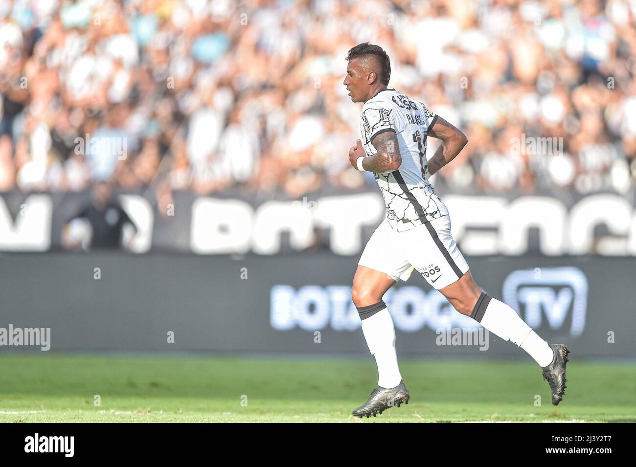 Rio de Janeiro, Brasile. 10th Apr 2022. RJ - Rio de Janeiro - 04/10/2022 - BRASILIANO A 2022, BOTAFOGO X CORINTHIANS - Corinthians Paulinho celebra il suo traguardo durante una partita contro Botafogo allo stadio Engenhao per il campionato brasiliano A 2022. Foto: Thiago Ribeiro/AGIF Credit: AGIF/Alamy Live News Foto Stock