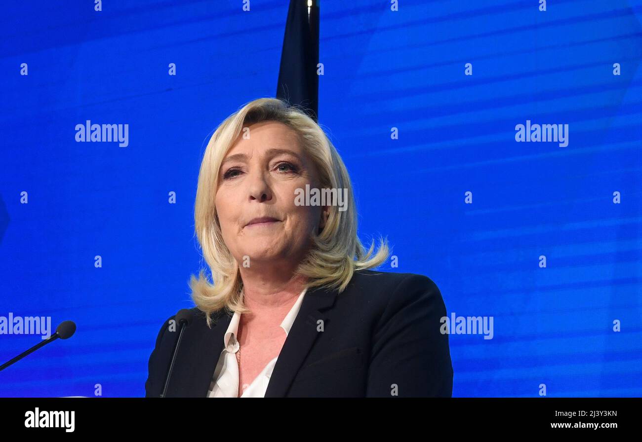 Francia, PARIGI, 2022-04-10. Marine le PEN durante la processione elettorale del primo turno delle elezioni presidenziali, si qualifica per il secondo turno Credit: francois pauletto/Alamy Live News Foto Stock