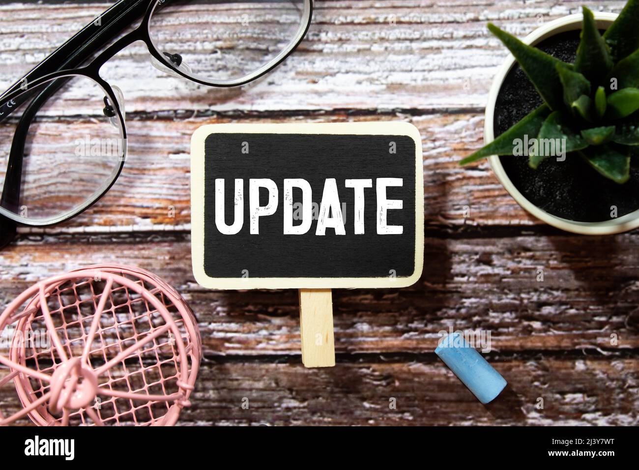 Segno di testo mostra aggiornamento chiamata motivazionali. Foto concettuale aggiornato con i più recenti sviluppi casuali aggiornato clip art scheda di lavoro creativo pap nizza Foto Stock