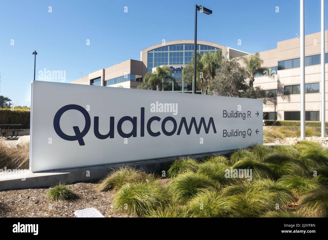 Qualcomm Incorporated Sorrento Valley Building Office Exterior. Qualcomm è US Wireless Industry Semiconductor Telecommunication multinazionale Foto Stock