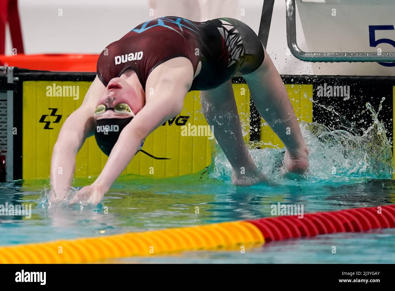 EINDHOVEN, PAESI BASSI - APRILE 10: Frouke Ludwig che gareggia nelle Womens 200m durante il Meet di qualificazione EQM Eindhoven - giorno 3 al Pieter van den Hoogenband Zwemstadion il 10 Aprile 2022 a Eindhoven, Paesi Bassi (Foto di Jeroen Meuwsen/Orange Pictures) Foto Stock