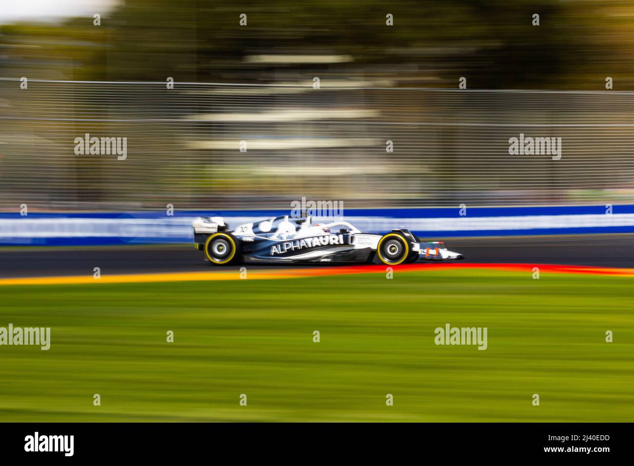 Melbourne, Australia. 10th Apr 2022. Pierre Gasly di Francia guida la Scuderia AlphaTauri numero 10 AT03 durante il Gran Premio d'Australia 2022 al circuito Albert Park Grand Prix. Credit: SOPA Images Limited/Alamy Live News Foto Stock