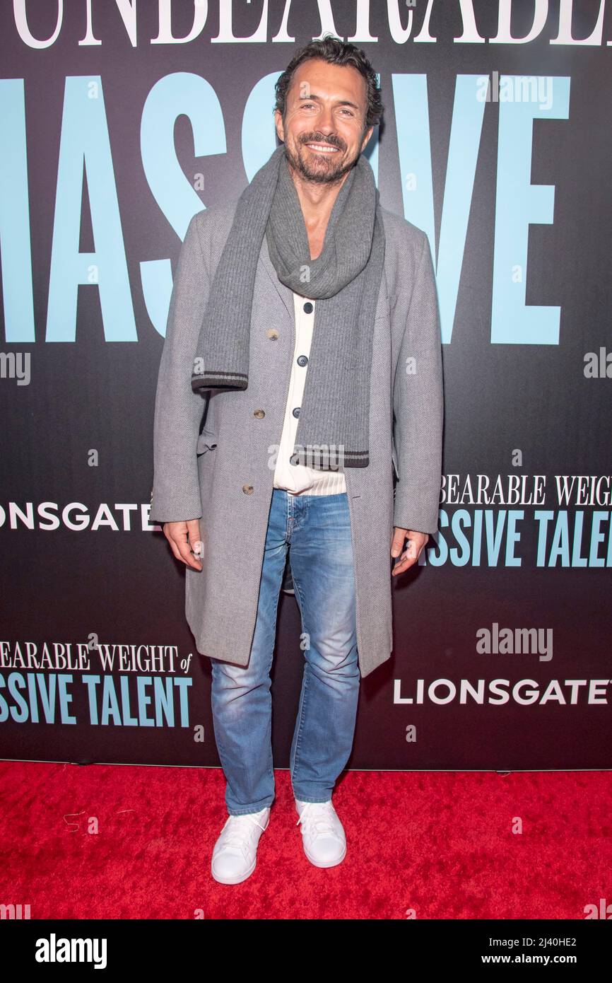 NEW YORK, NEW YORK - 10 APRILE: William Abadie partecipa allo Screening di New York 'The Unbearable Weight of Massive Talent' al Regal Essex Crossing il 10 aprile 2022 a New York City. Foto Stock