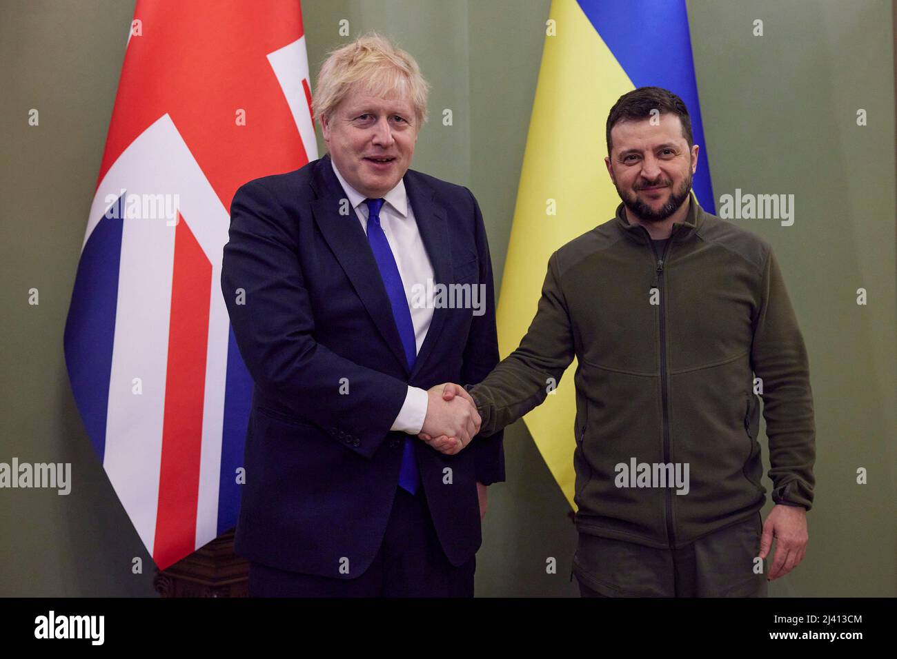 KIEV, UCRAINA - 09 aprile 2022 - il primo ministro britannico Boris Johnson incontra il presidente ucraino Volodymyr Zelensky durante una visita in guerra Foto Stock