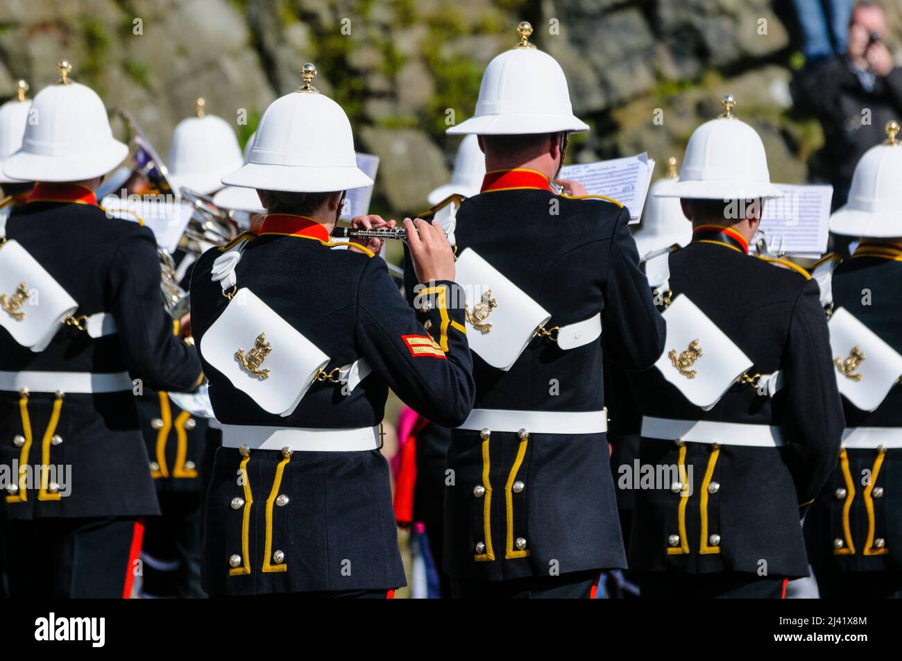 Carrickfergus, Irlanda del Nord. 30th luglio 2012. La Royal Marines band si esibirà all'Armed Forces Day Foto Stock