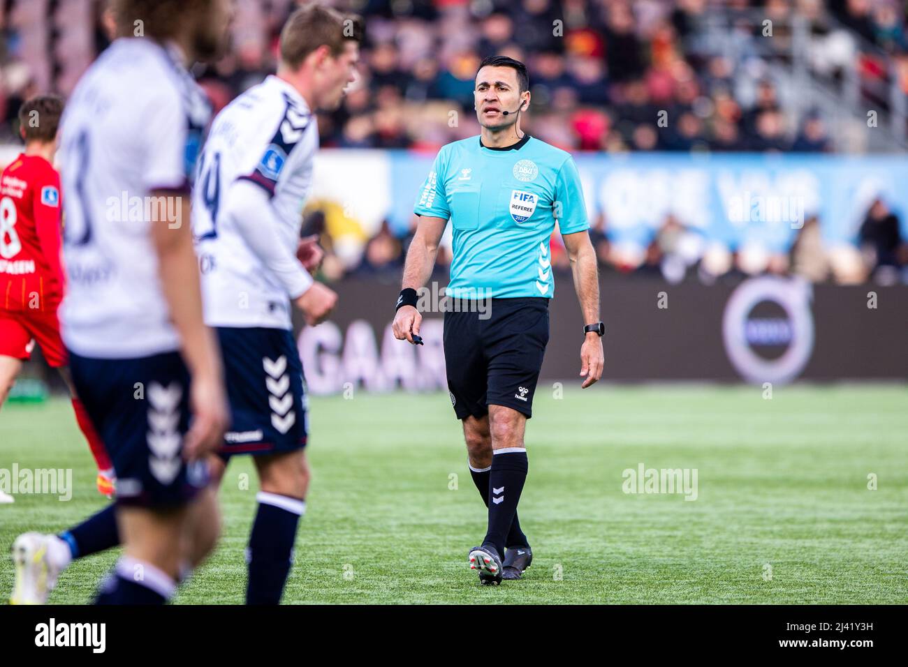 Farum, Danimarca. 10th, Aprile 2022. L'arbitro Sandi Putros ha visto durante la partita Superliga del 3F tra il FC Nordsjaelland e Aarhus GF a destra del Dream Park di Farum. (Photo credit: Gonzales Photo - Dejan Obretkovic). Foto Stock