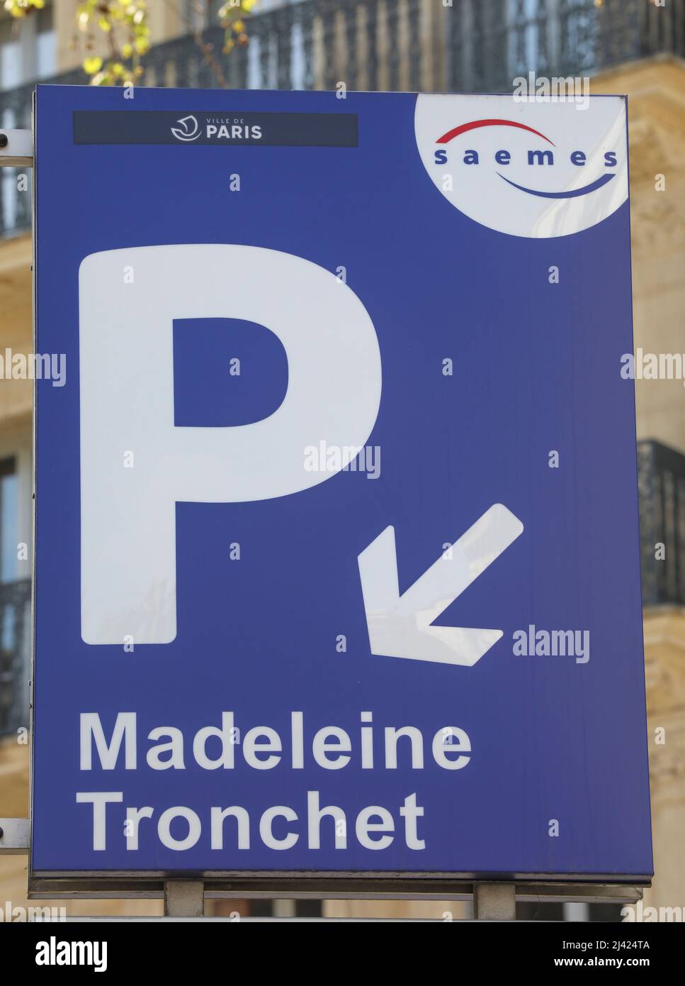 A PARIGI SI APRONO LE PIÙ GRANDI STAZIONI DI RICARICA PER VEICOLI ELETTRICI Foto Stock