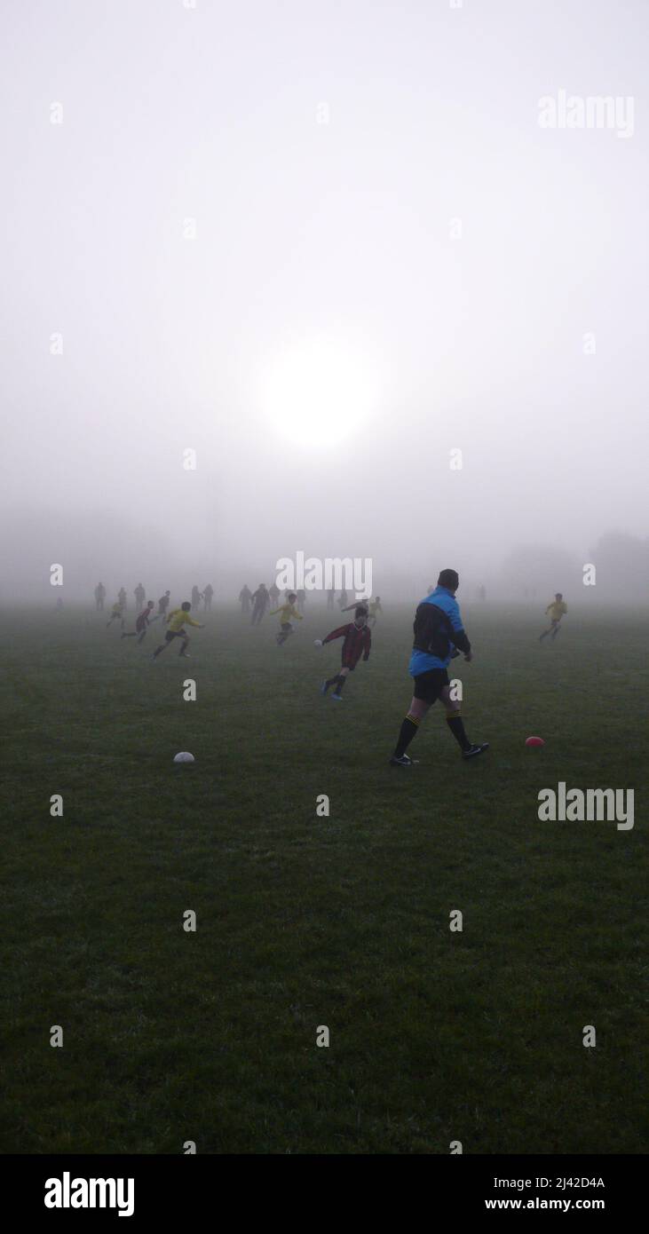 Allenamento di calcio Misty Foto Stock