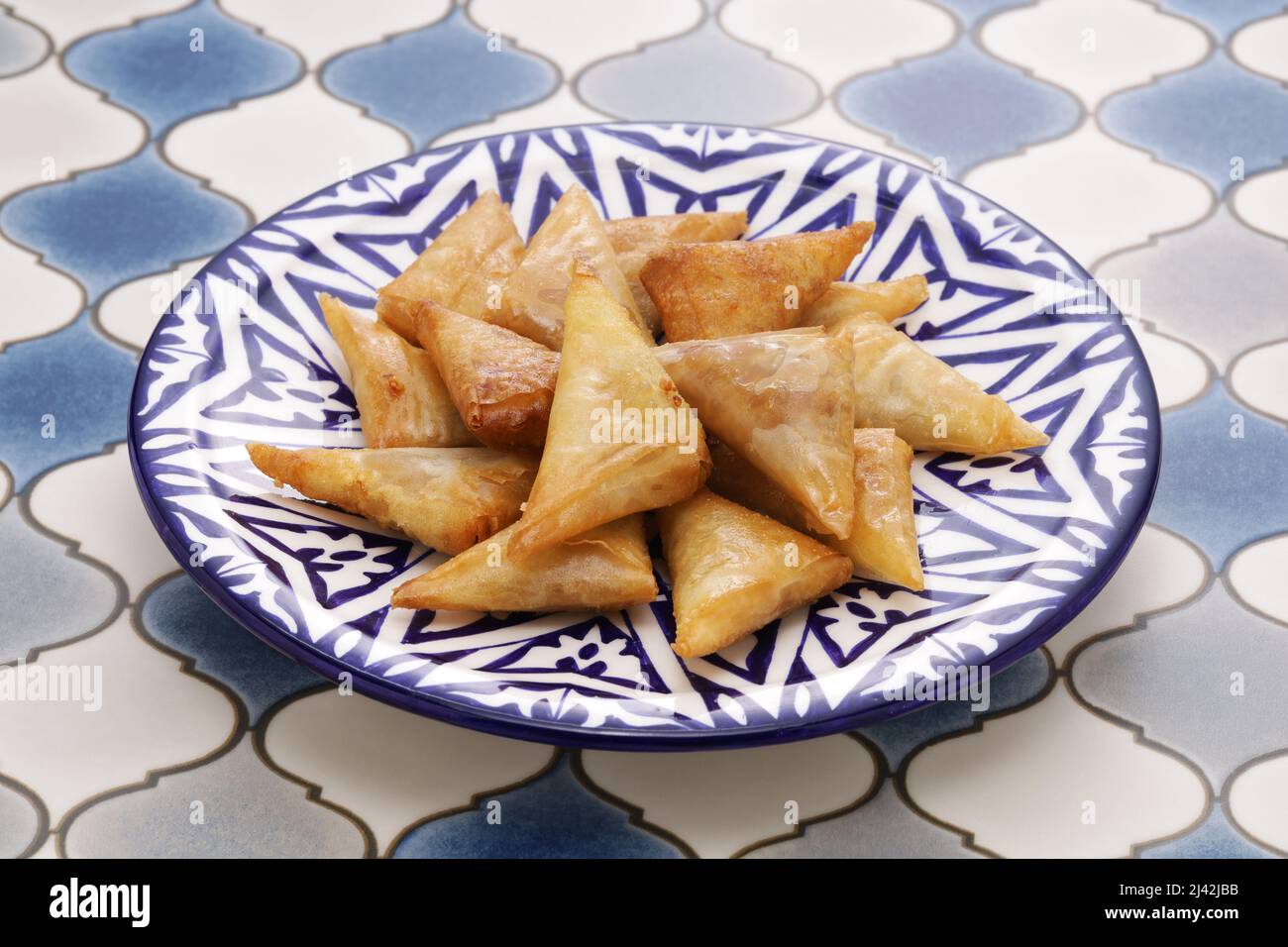briouat di mandorle fatto in casa, cucina marocchina Foto Stock