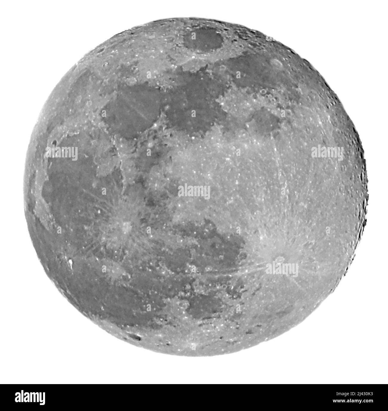 Luna piena molto grande su sfondo bianco con crateri visibili Foto Stock