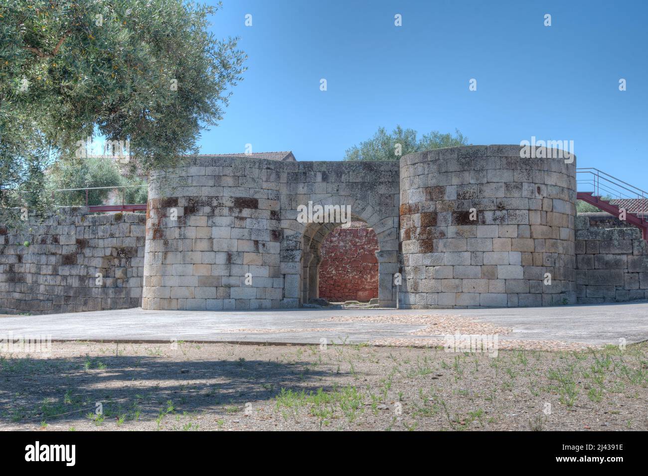 Porta principale della città di Idanha-a-velha in Portogallo. Foto Stock