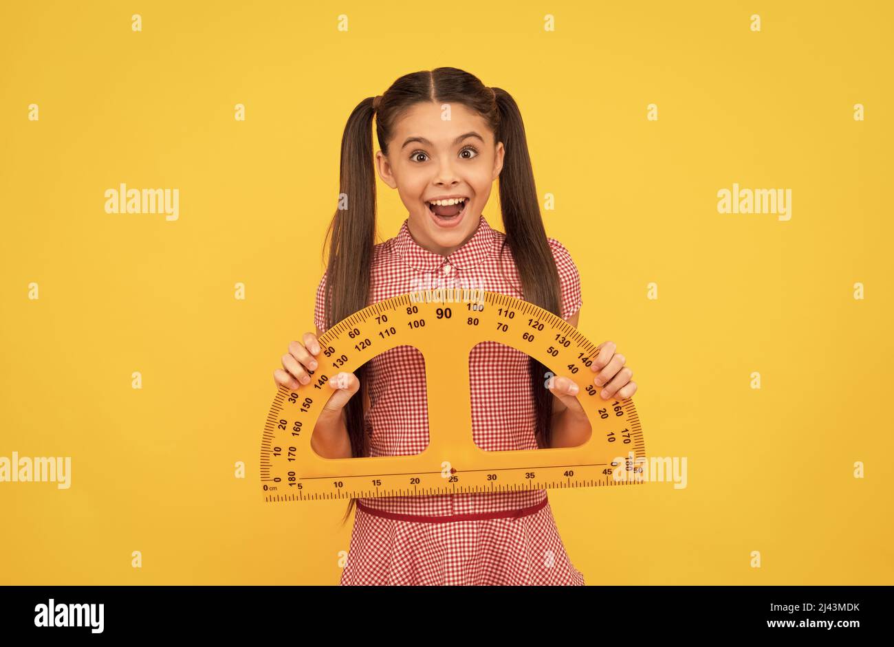 studi matematici per bambini, istruzione moderna, misurazione, cancelleria trigonometrica. Foto Stock