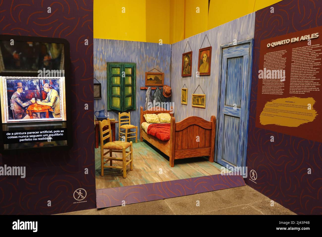 La mostra di Van Gogh offre ai visitatori un'esperienza digitale con proiezioni a 360° e colonna sonora di opere del Dutchman e di altri pittori Foto Stock