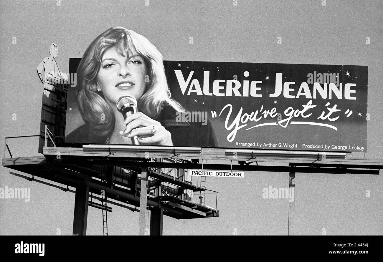 Un cartellone sulla Sunset Strip per una stella vannabe Valerie Jeanne, circa 1977 Foto Stock