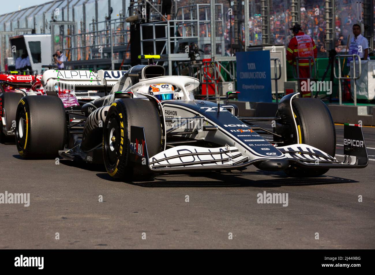 Melbourne, Australia. 10th Apr 2022. Yuki Tsunoda del Giappone guida la Scuderia AlphaTauri numero 22 AT03 durante il riscaldamento per il Gran Premio d'Australia 2022 al circuito Albert Park Grand Prix Credit: SOPA Images Limited/Alamy Live News Foto Stock