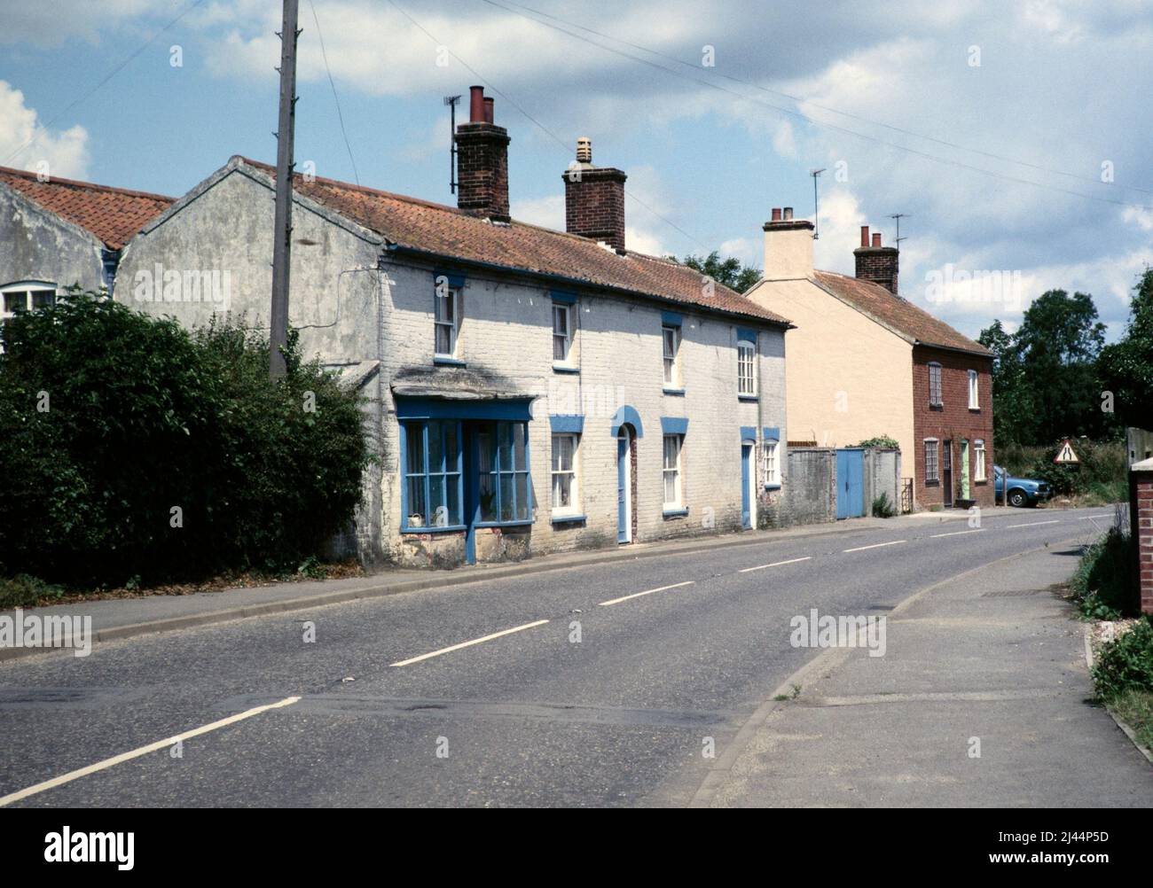 Negozio chiuso villaggio ex Ufficio postale, Norfolk, Inghilterra, UK 1985 pensato per essere Bawdeswell Foto Stock