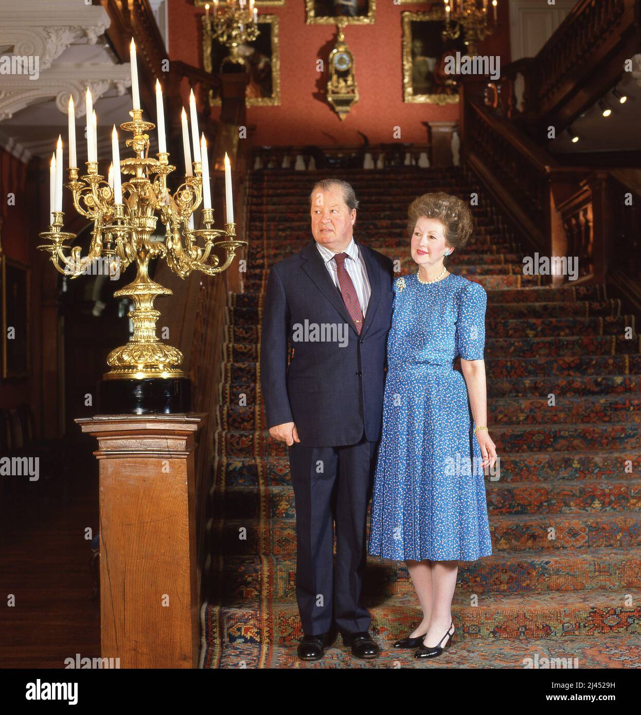 Earl Spencer e sua moglie Raine Countess Spencer alla Casa di Althorp 1987 at Foto Stock