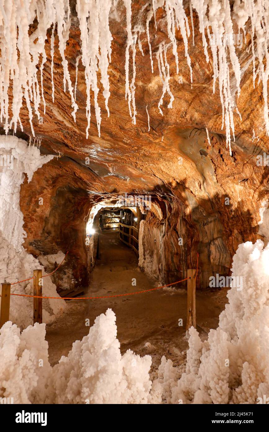 Spagna, Catalogna, Cardona: galleria del Muntanya de sal, Salt Mountain. La montagna del sale è un fenomeno naturale unico sul pianeta che cresce Foto Stock