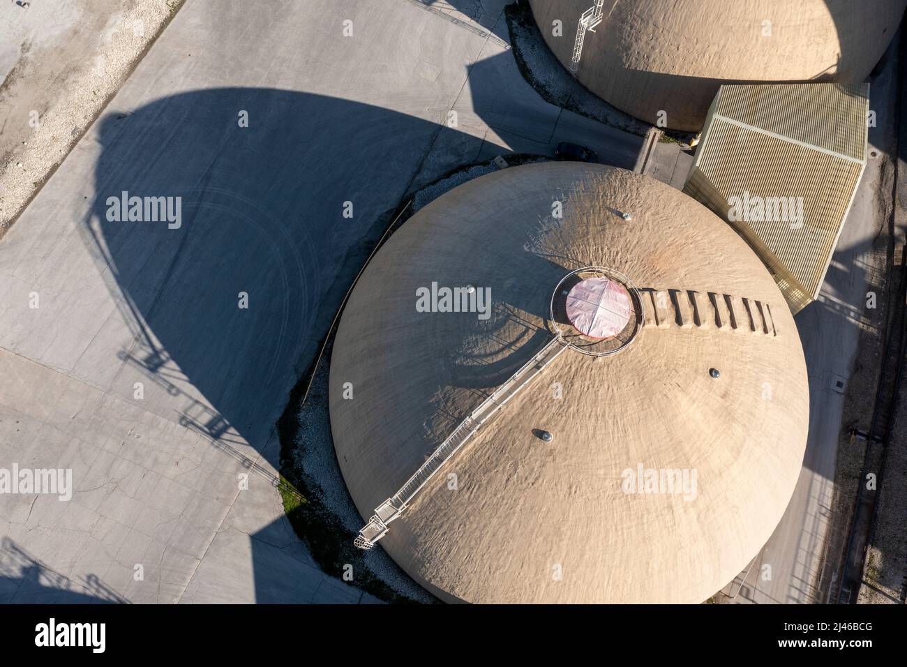 Toledo, Ohio - Una cupola di deposito di massa di fertilizzante, operata dalla Anderson, una grande società di agroalimentare, al terminale di grano dell'azienda sul Mau Foto Stock