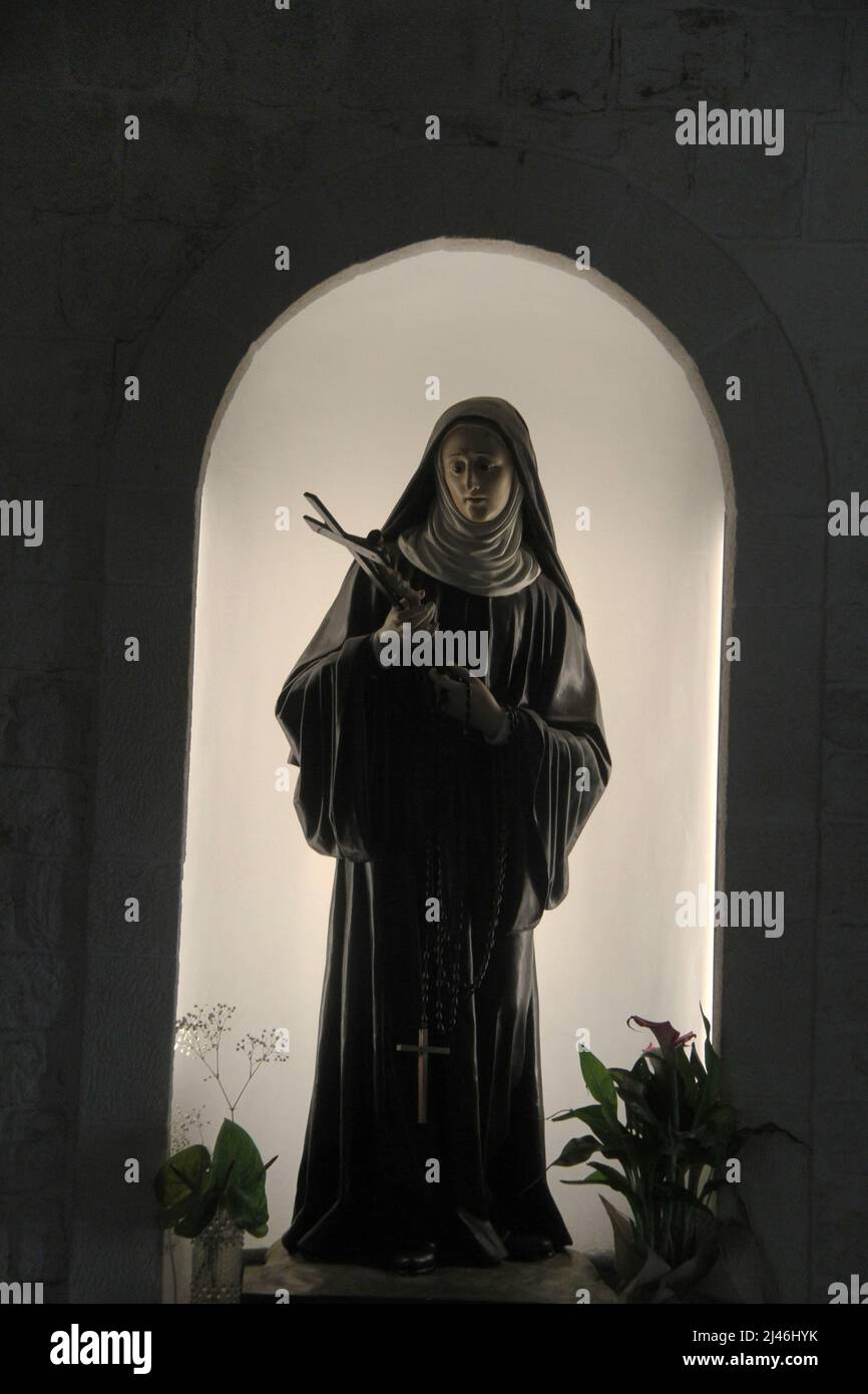 Alberobello, Italia. Chiesa di Sant'Antonio da Padova (Parrocchia Sant'Antonio di Padova). Statua di Santa Rita di Cascia. Foto Stock