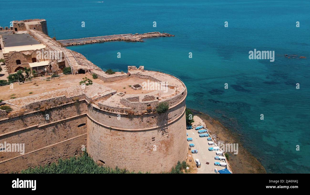Kyrenia Castello edificio medievale e storico porto vecchio a Kyrenia, Nord Cipro Foto Stock