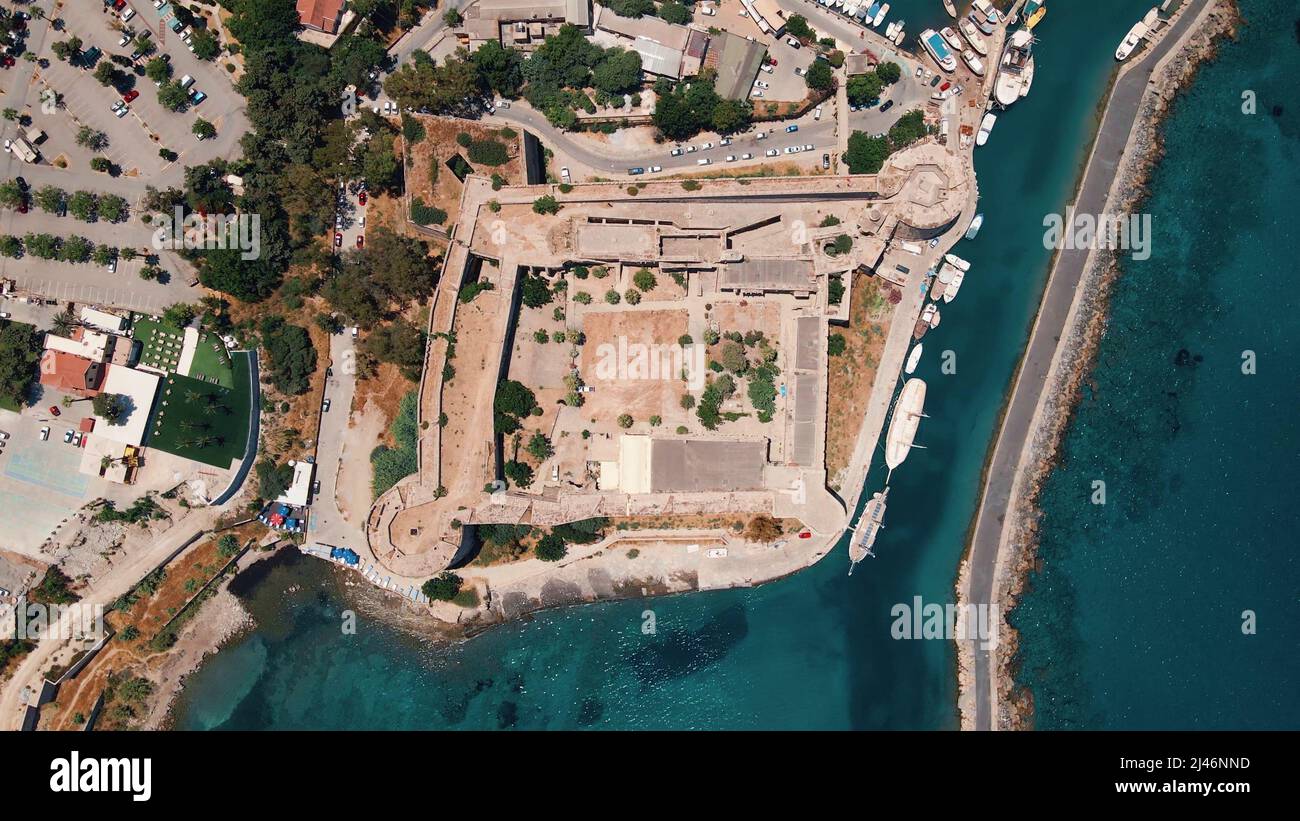 Kyrenia Castello edificio medievale e storico porto vecchio a Kyrenia, Nord Cipro Foto Stock