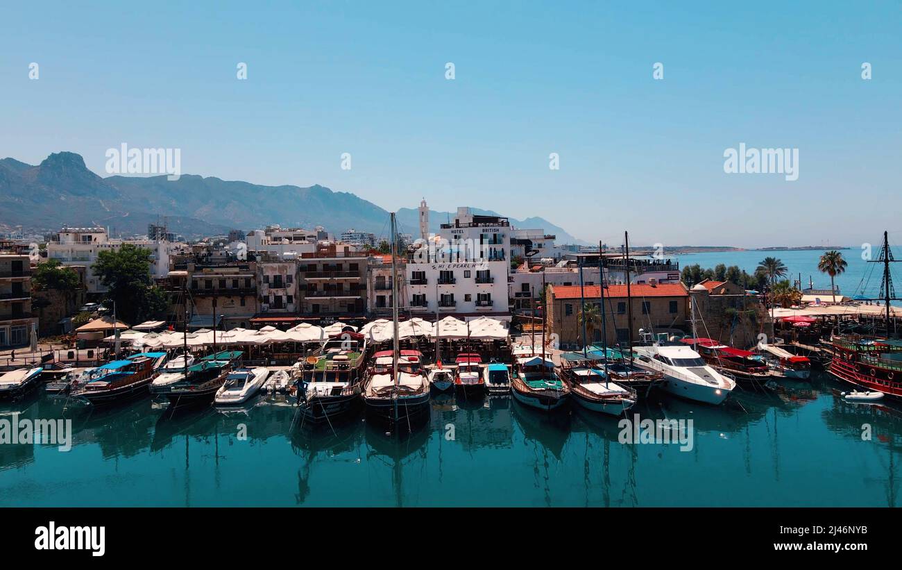Kyrenia Castello edificio medievale e storico porto vecchio a Kyrenia, Nord Cipro Foto Stock