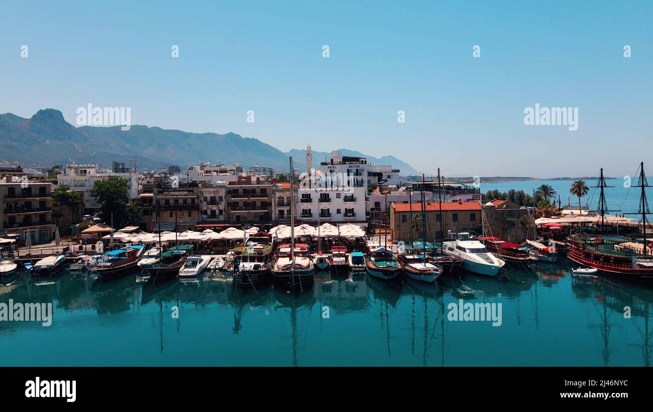 Kyrenia Castello edificio medievale e storico porto vecchio a Kyrenia, Nord Cipro Foto Stock