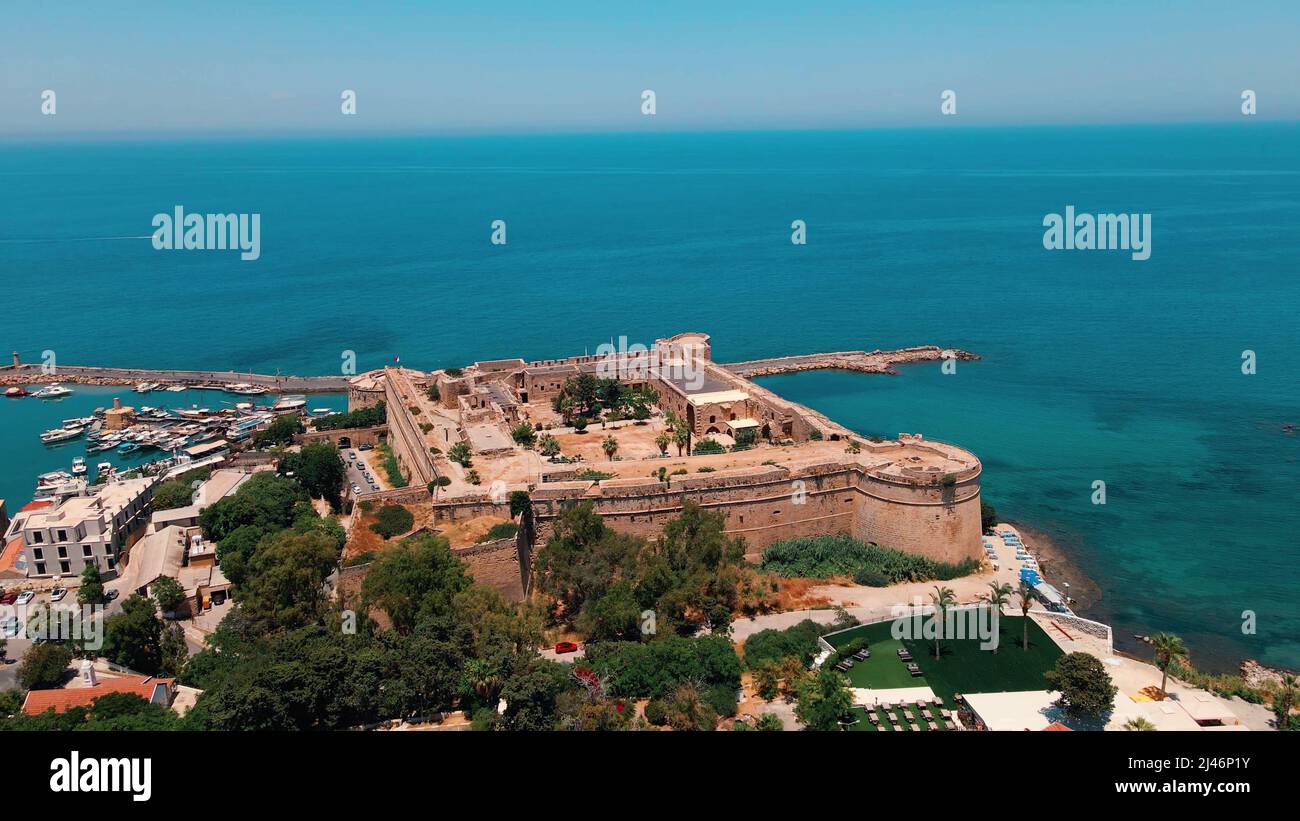 Kyrenia Castello edificio medievale e storico porto vecchio a Kyrenia, Nord Cipro Foto Stock