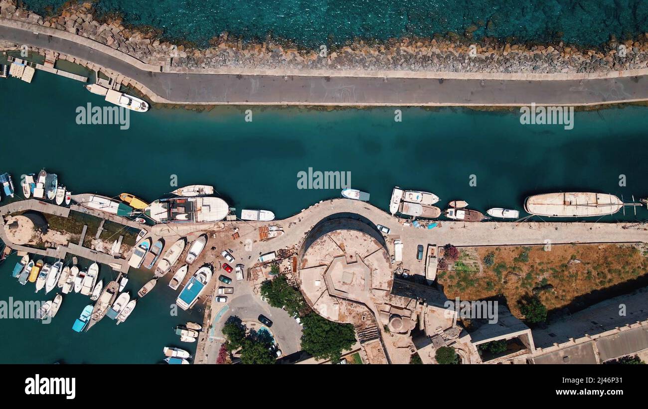 Kyrenia Castello edificio medievale e storico porto vecchio a Kyrenia, Nord Cipro Foto Stock