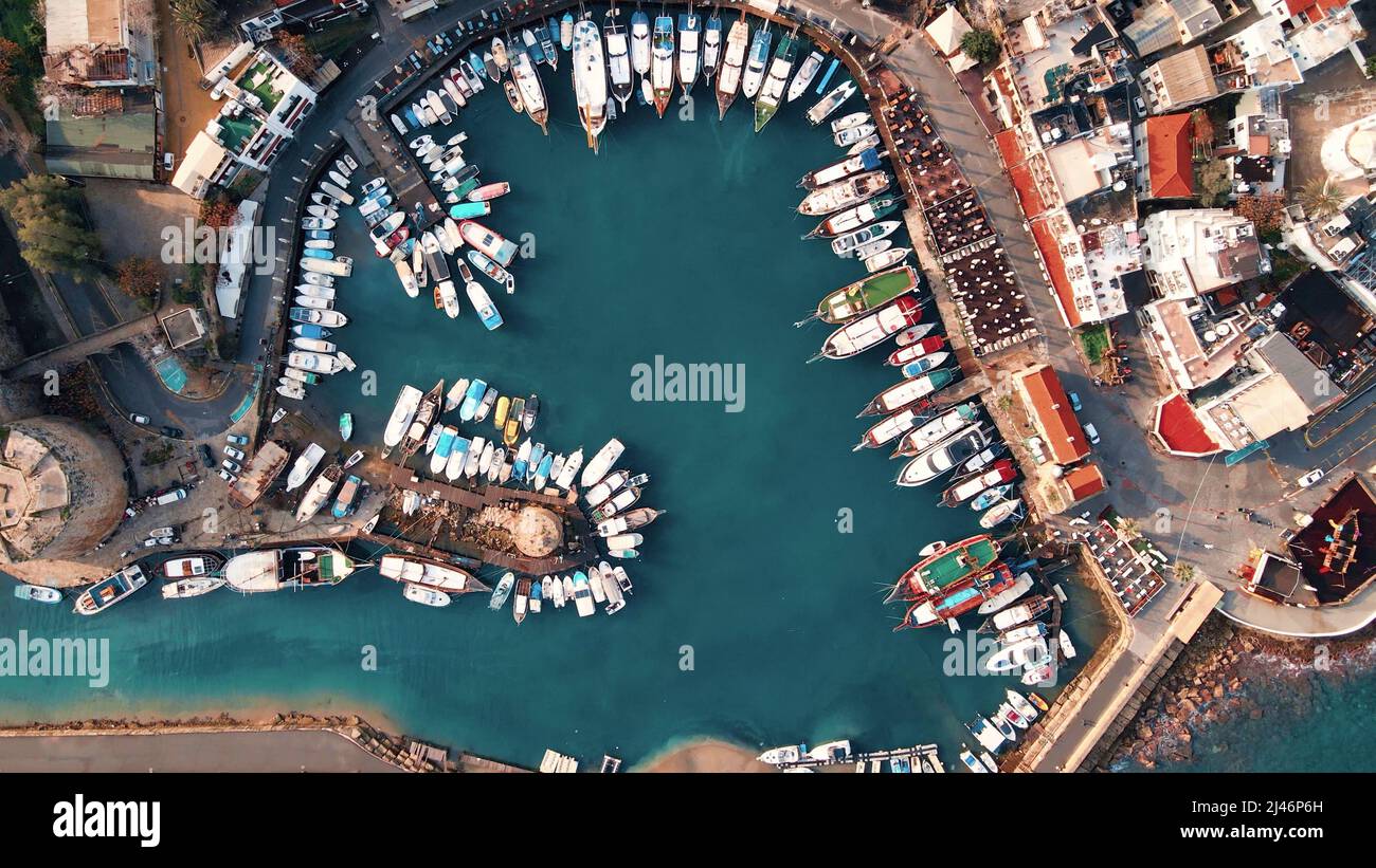 Kyrenia Castello edificio medievale e storico porto vecchio a Kyrenia, Nord Cipro Foto Stock