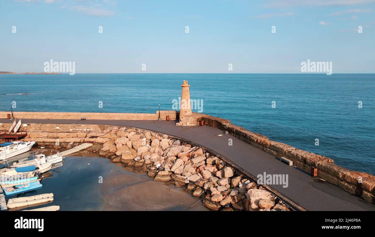 Kyrenia Castello edificio medievale e storico porto vecchio a Kyrenia, Nord Cipro Foto Stock