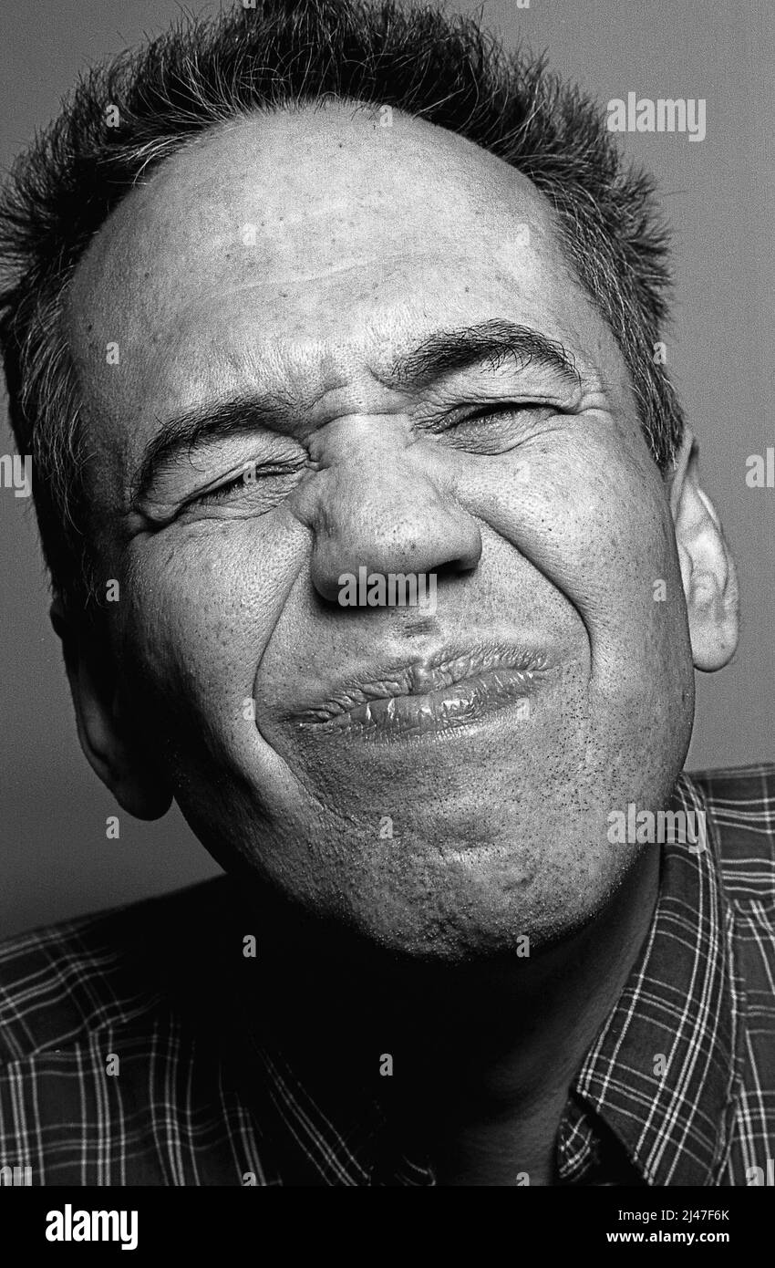 L'attore e comico americano GILBERT GOTTFRIED (28 febbraio 1955 - 12 aprile 2022) è morto. Aveva 67 anni. La sua persona come comico ha caratterizzato una voce stridula esagerata e l'enfasi sull'umorismo grezzo. I suoi numerosi ruoli nel film e nella televisione includono la voce del pappagallo Iago nei film animati di Disney 'Aladdin' e nel programma televisivo, Digit LeBoid nel programma PBS Kids 'Cyberchase', e Kraang Subprime in 'Teenage Mutant Ninja Turtles'. FOTO DEL FILE SCATTATA IL: Miami, Florida, Stati Uniti: Comico americano stand-up e attore GILBERT GOTTFRIED, data esatta sconosciuta. (Credit Image: David Jacobs/ZUMAPRESS.com) Foto Stock