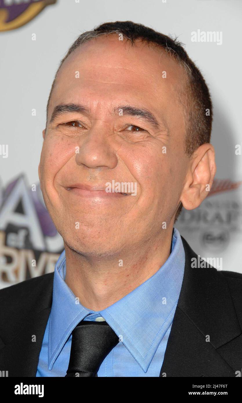 L'attore e comico americano GILBERT GOTTFRIED (28 febbraio 1955 - 12 aprile 2022) è morto. Aveva 67 anni. La sua persona come comico ha caratterizzato una voce stridula esagerata e l'enfasi sull'umorismo grezzo. I suoi numerosi ruoli nel film e nella televisione includono la voce del pappagallo Iago nei film animati di Disney 'Aladdin' e nel programma televisivo, Digit LeBoid nel programma PBS Kids 'Cyberchase', e Kraang Subprime in 'Teenage Mutant Ninja Turtles'. FILE PHOTO SHOT ON: 27 luglio 2009, Studio City, California, USA: GILBERT GOTTFRIED arriva per la Comedy Central Roast of Joan Rivers ai CBS Studios. (Credit Image: © Foto Stock