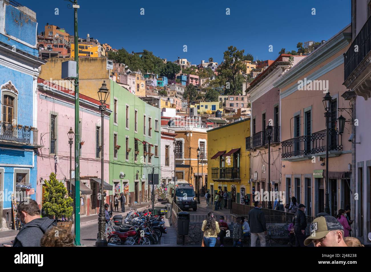 Guanajuato, Messico - 22 dicembre 2021. Strada colorata di Guanajuato. Foto Stock
