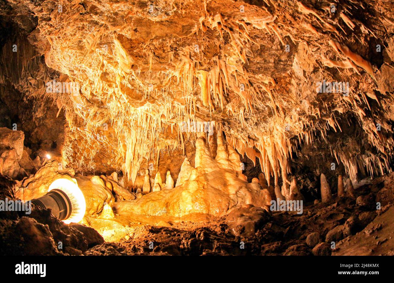 Stalattiti e stalagmiti nella grotta di Vazecka, Slovacchia Foto Stock