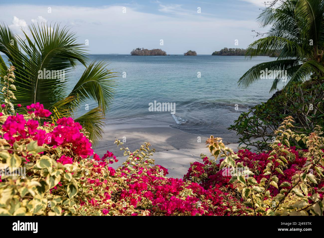 Serata estiva sulla riva del mare, arcipelago di Las Perlas, Panama, America Centrale Foto Stock