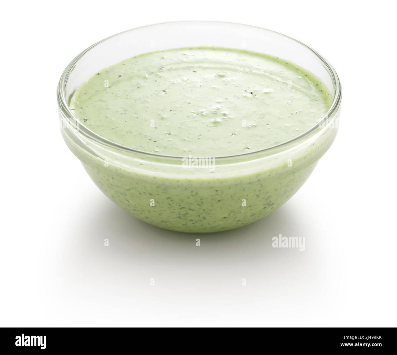 salsa verde frankfurter fatta in casa isolata su sfondo bianco Foto Stock