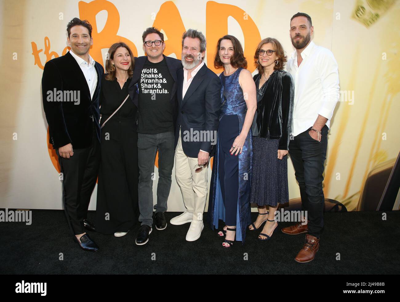 Los Angeles, CA. 12th Apr 2022. Etan Cohen, Kristin Lowe, Damon Ross, Aaron Blabey, Rebecca Huntley, Margie Cohn, Pierre Perifel, alla proiezione speciale dei Bad Guys al Theatre at Ace Hotel di Los Angeles, California, il 12 aprile 2022. Credit: Faye Sadou/Media Punch/Alamy Live News Foto Stock