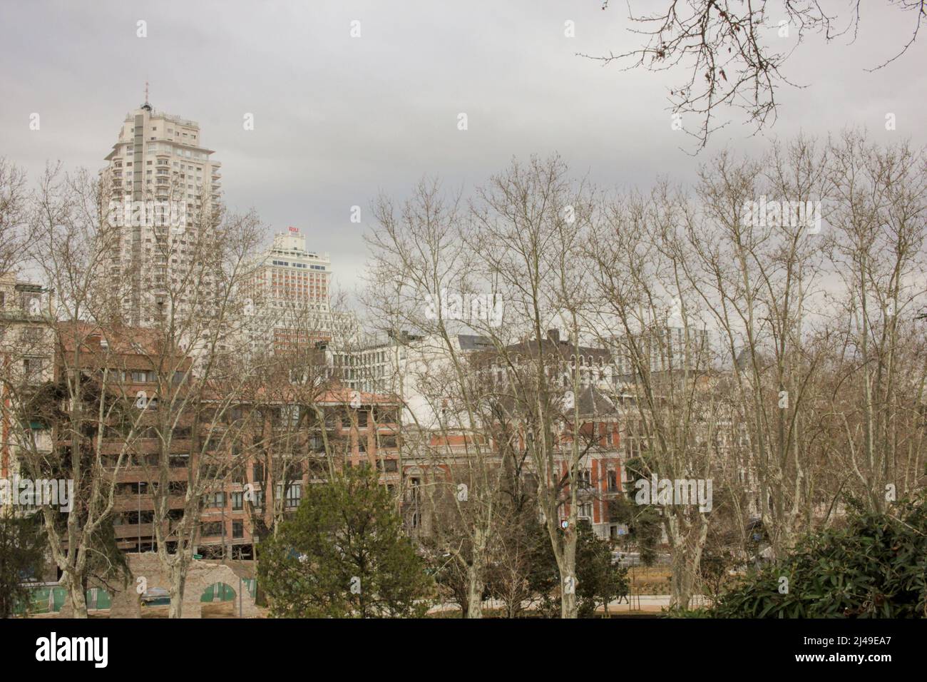 Camminare a Madrid è un vero piacere perché si scoprono molti nuovi aspetti della città che si può godere Foto Stock